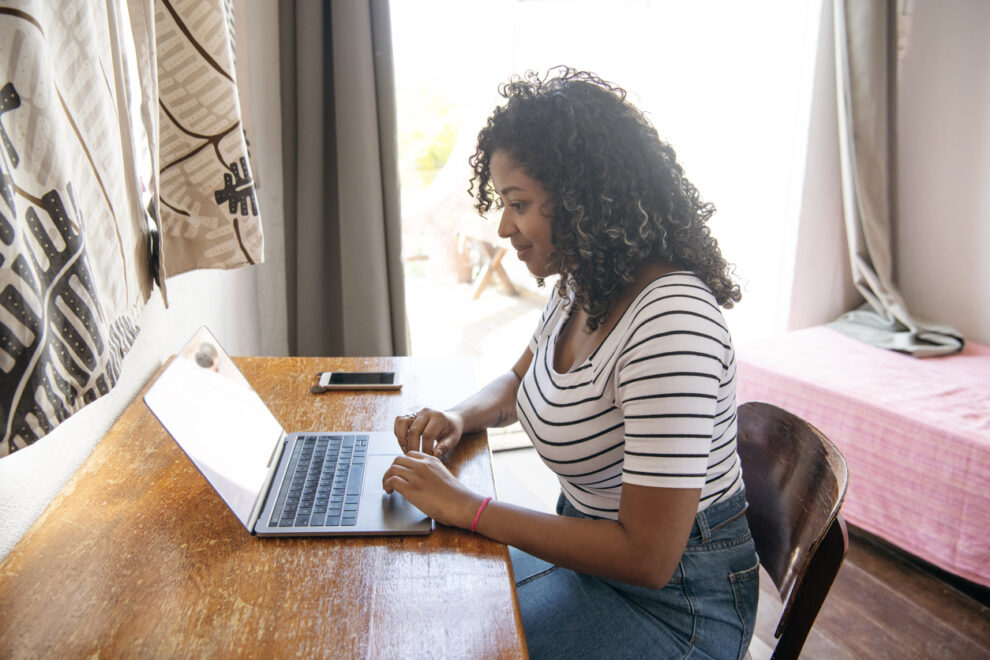 Home office: Descubra como tornar a rotina mais produtiva