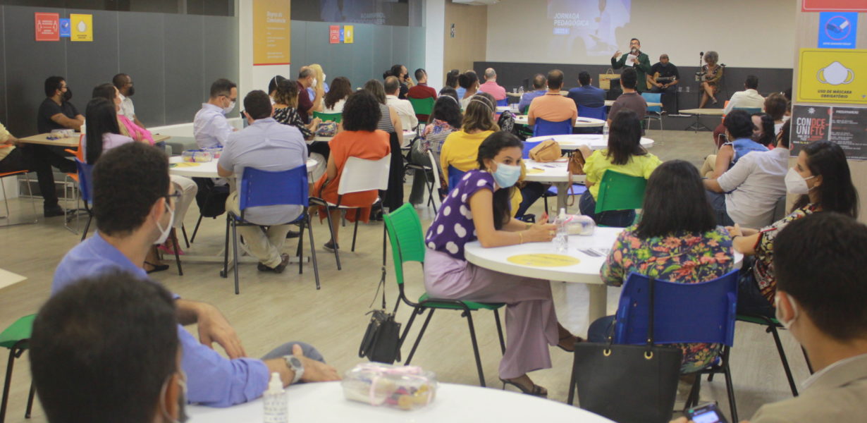 Docentes da UniFTC Salvador participam de noite de acolhimento da Jornada Pedagógica 22.1