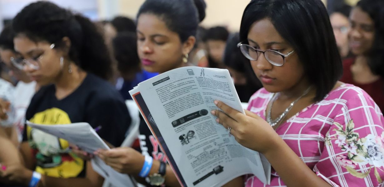 Mega Revisão Enem e Redação Máxima levam 2 mil alunos à UniFTC