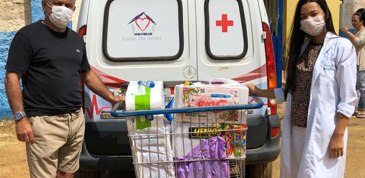 Movimento do Bem: UniFTC Vitória da Conquista entrega doações à Casa do Amor