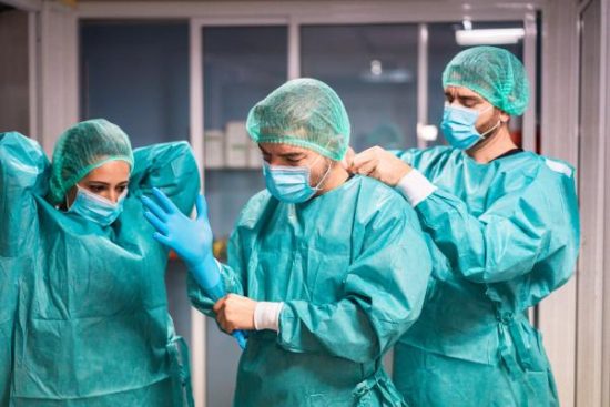 Cirurgia Plástica é tema de livro com participação de professor e egressos do curso de Medicina da UniFTC
