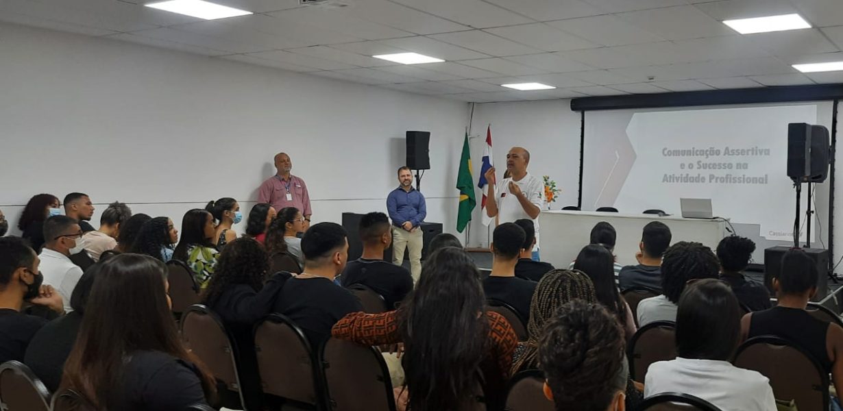 Evento discute jornada de carreira do Farmacêutico com alunos da UniFTC