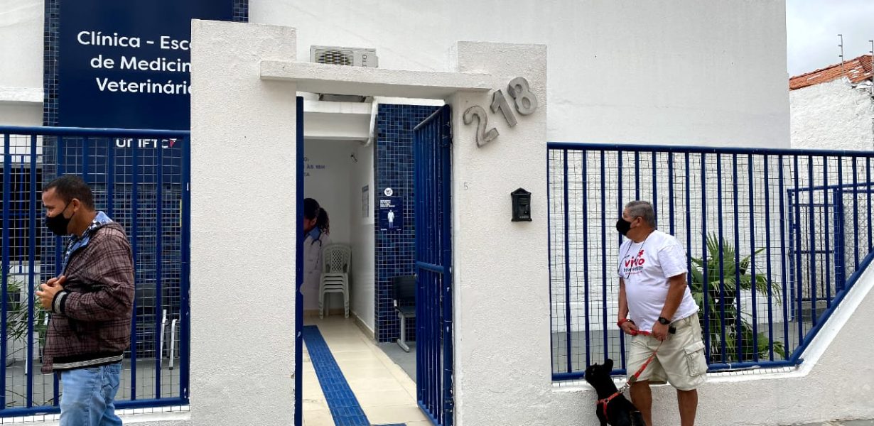 Clínica-Escola de Medicina Veterinária da UniFTC participa do dia ‘D’ de Vacinação Antirrábica