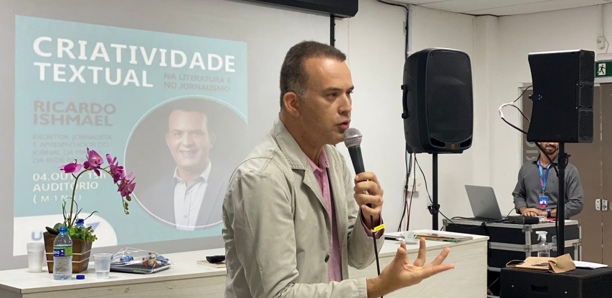 Apresentador Ricardo Ishmael ministra palestra sobre criatividade na UniFTC Salvador