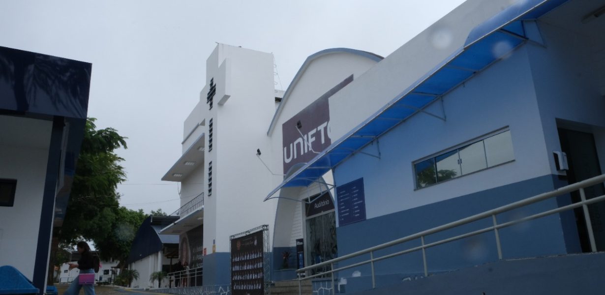 Guia da Faculdade: curso de Administração da UniFTC se destaca com 4 estrelas