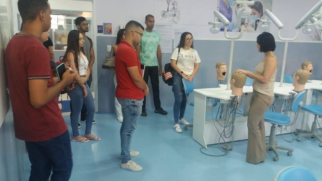 UniFTC acolhe novos alunos motivando a construção de uma formação de qualidade