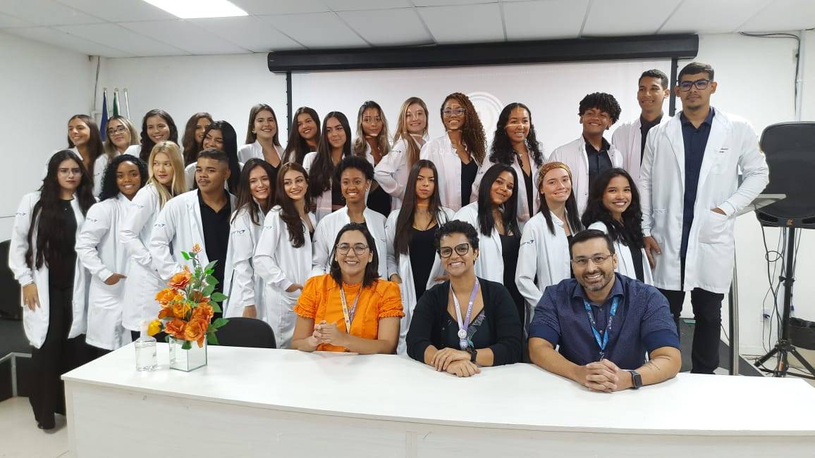 UniFTC realiza Cerimônia do Jaleco com estudantes de Odontologia em Salvador