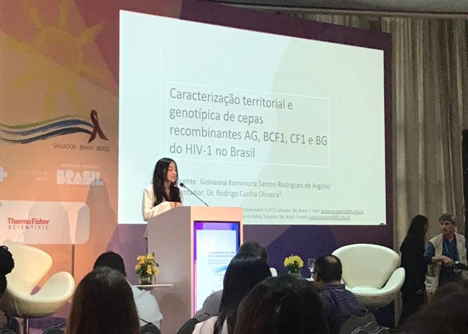 Professores e estudante da UniFTC apresentam pesquisa sobre HIV-1 em congresso nacional