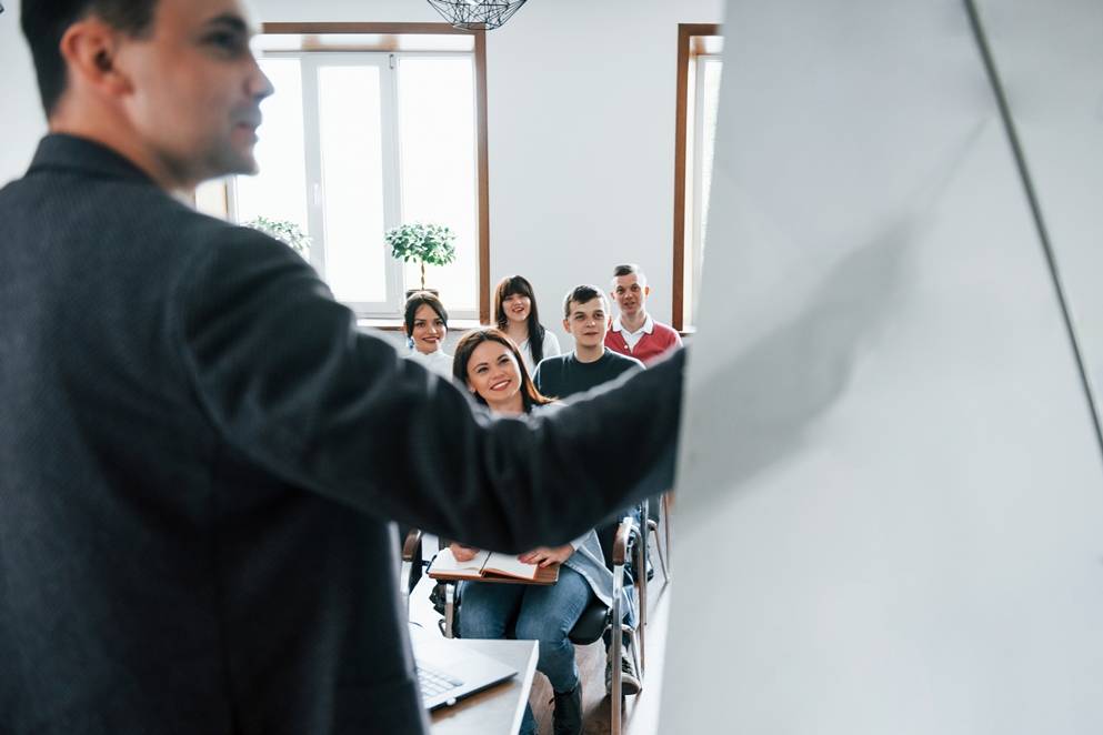 UniFTC divulga edital para professor de vários cursos de graduação