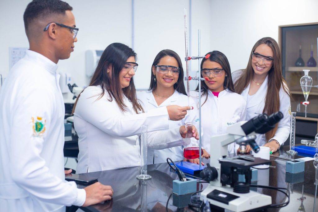 Prepare-se para o futuro: Conheça as 25 carreiras mais promissoras para ...